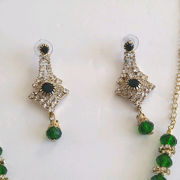 Necklace Set NIB - Picture 5 of 10